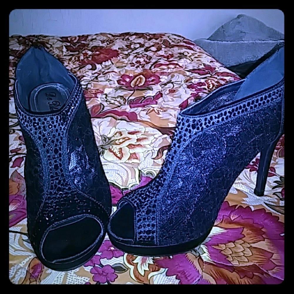 Lace black heels